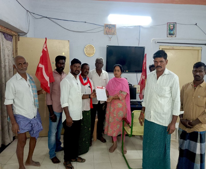 ‘మాజీ VROపై చర్యలు తీసుకోండి’