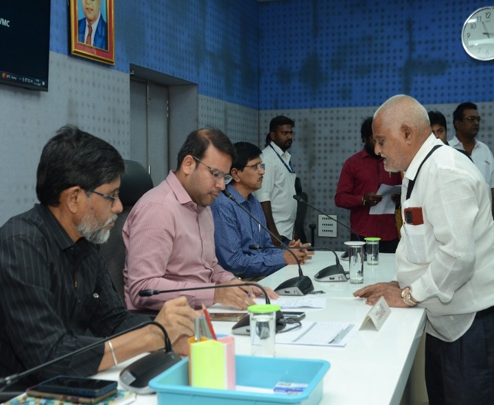 జీవీఎంసీలో పీజీఆర్ఎస్‌కు 102 ఫిర్యాదులు