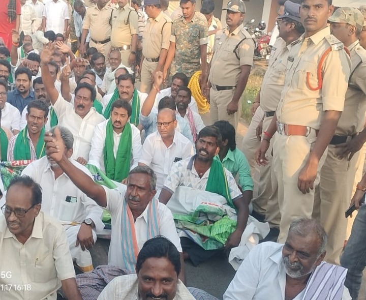 రైతుల ధర్నాకు సంఘీభావం తెలిపిన ఉప్పాల రాము