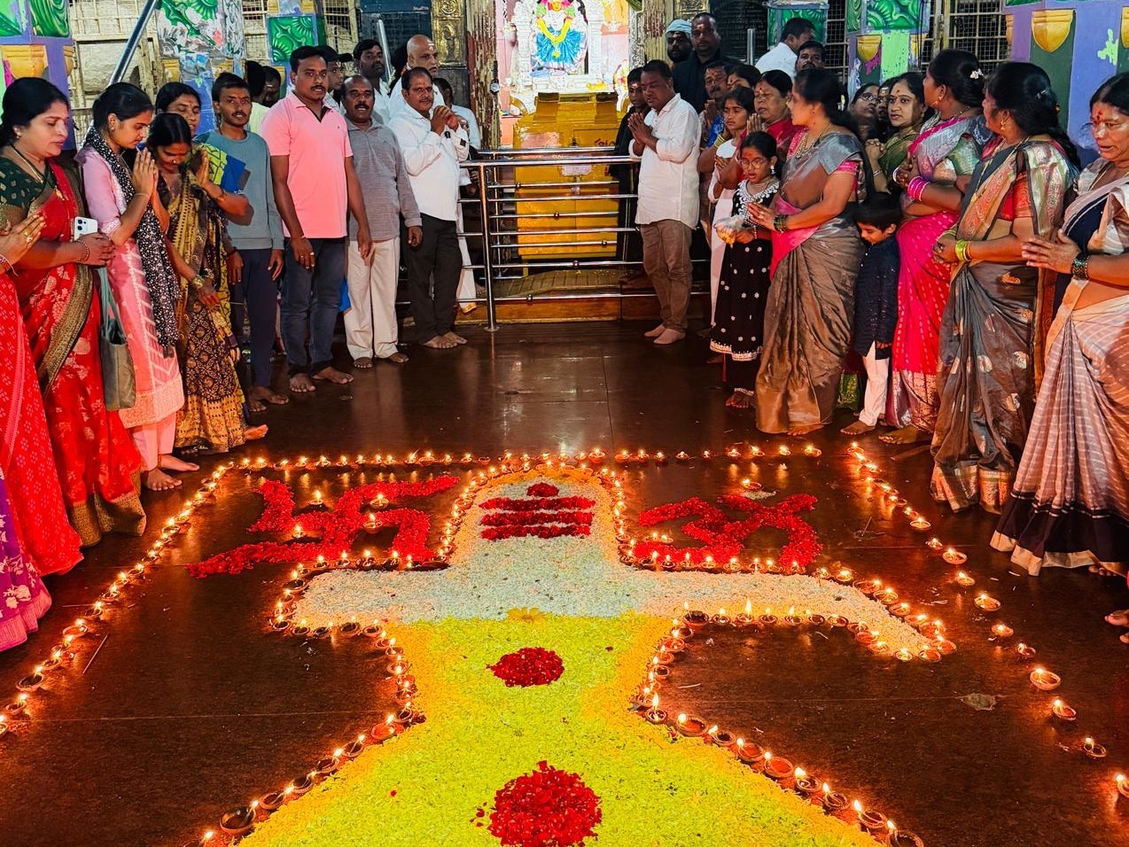 ఏడుపాయలలో లింగాకారంలో దీపోత్సవం