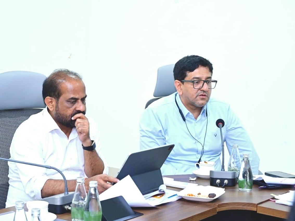 ఆరోగ్య శాఖ పనితీరుపై మంత్రి సమీక్ష