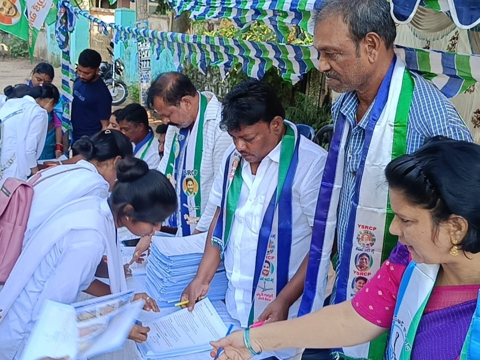 ‘ప్రజల ఆకాంక్షలను ప్రభుత్వం గౌరవించాలి’