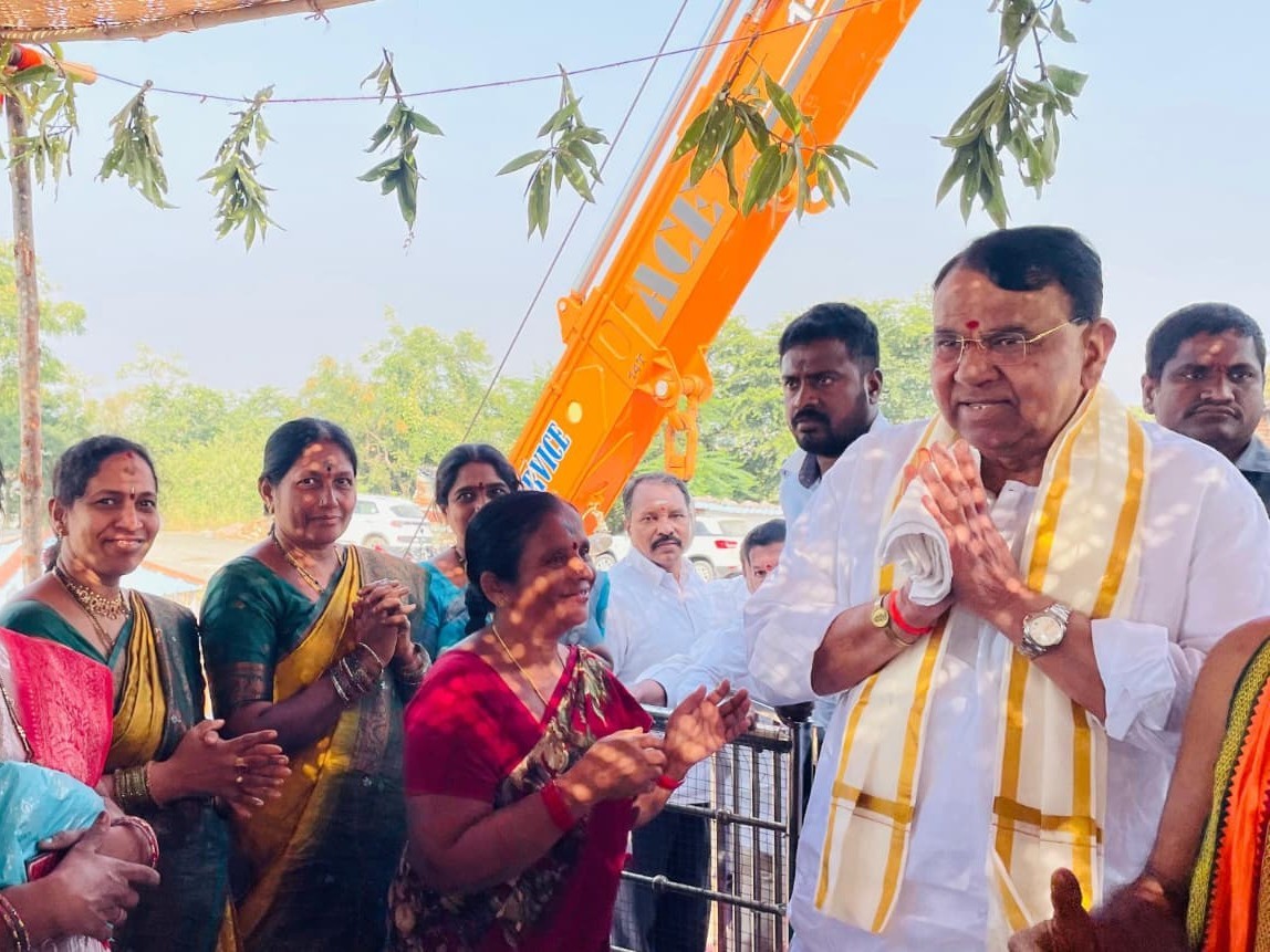 వీరబ్రహ్మేంద్ర స్వామి ఆలయంలో MLA ప్రత్యేక పూజలు