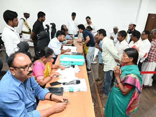 ‘PGRS అర్జీలను వెంటనే పరిష్కరించాలి’