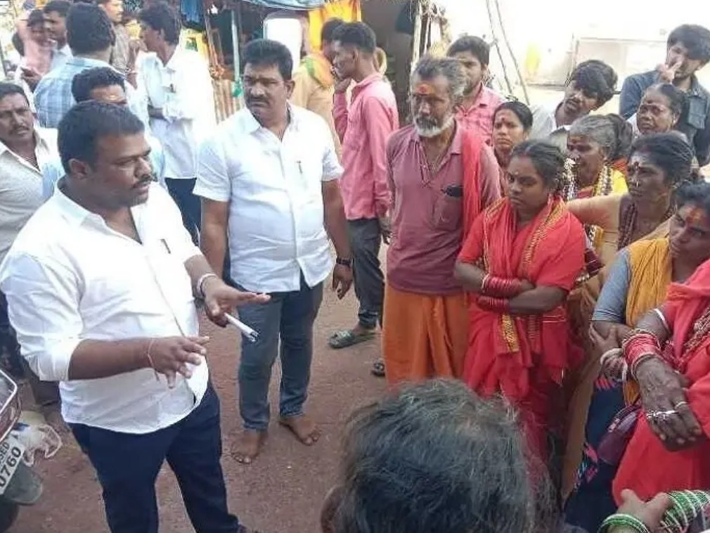 ‘ఆలయ ప్రాంగణాన్ని పరిశుభ్రంగా ఉంచుకోవాలి’