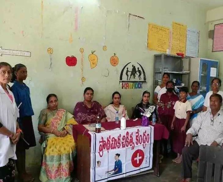గురుకులంలో బాలికలకు వైద్య శిబిరం