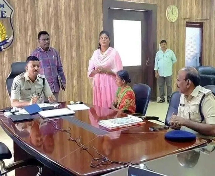 మనవడు కొట్టాడని ఎస్పీకి ఫిర్యాదు చేసిన వృద్ధురాలు