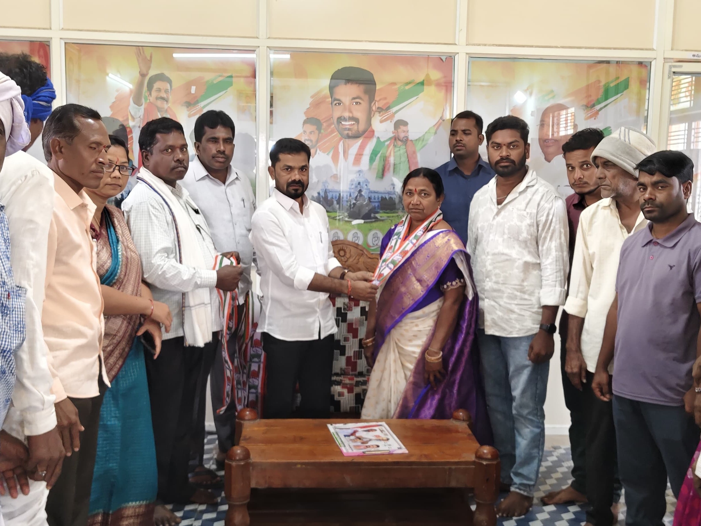 కాంగ్రెస్ పార్టీలో చేరిన మాజీ సర్పంచ్ అంకవ్వ