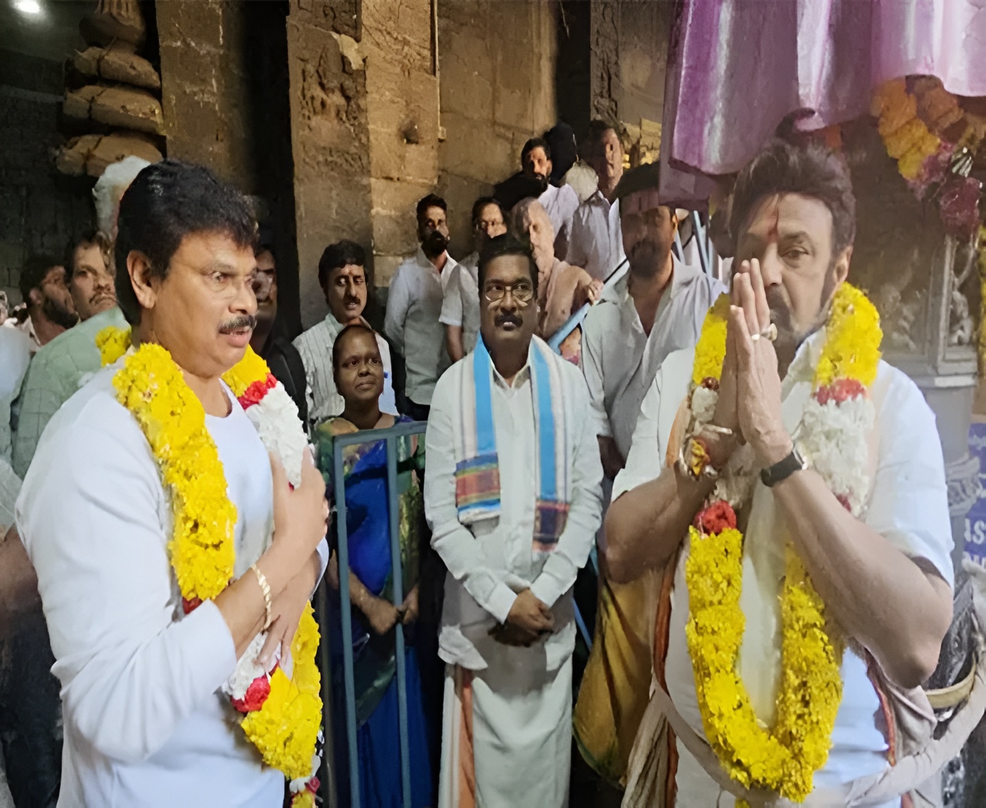 సింహాద్రి అప్పన్నను దర్శించుకున్న బాలయ్య