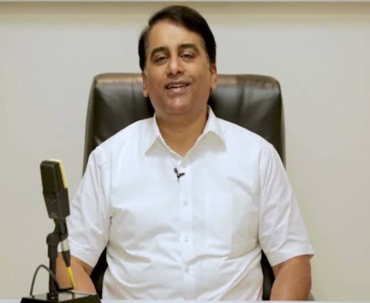 రైతులకు 100 ఆవులు పంపిణీ: రత్నాకర్