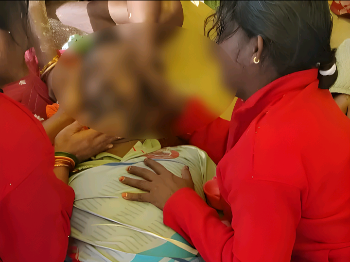 సముద్రంలో తెప్ప బోల్తాపడి మత్స్యకారుడు మృతి