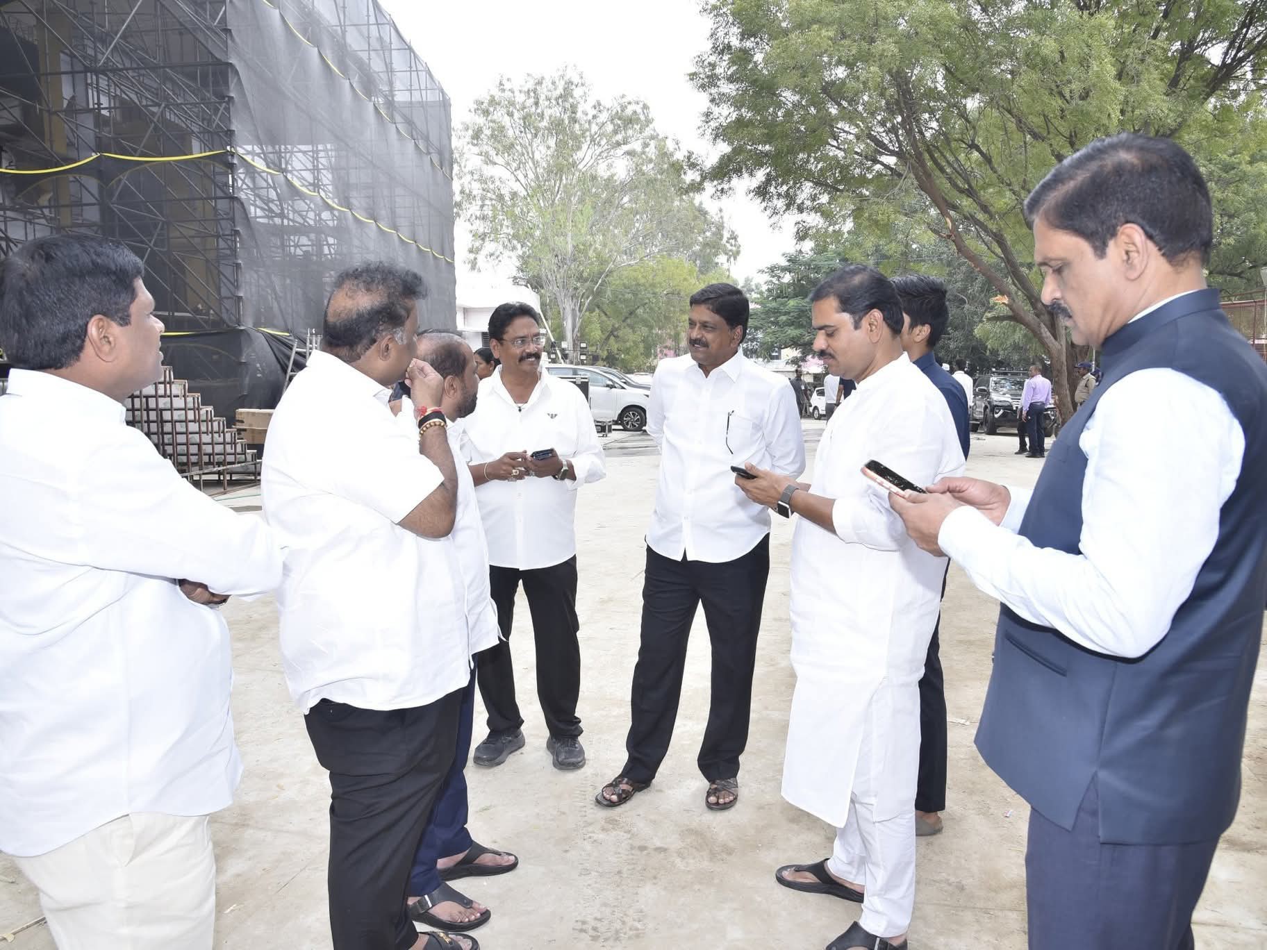 ​మోదీ సభ ఏర్పాట్లను పరిశీలించిన మంత్రులు