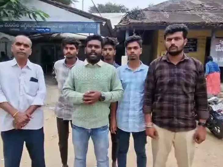 ‘రెవిన్యూ అధికారులే తమపై దురుసుగాప్రవర్తించారు’