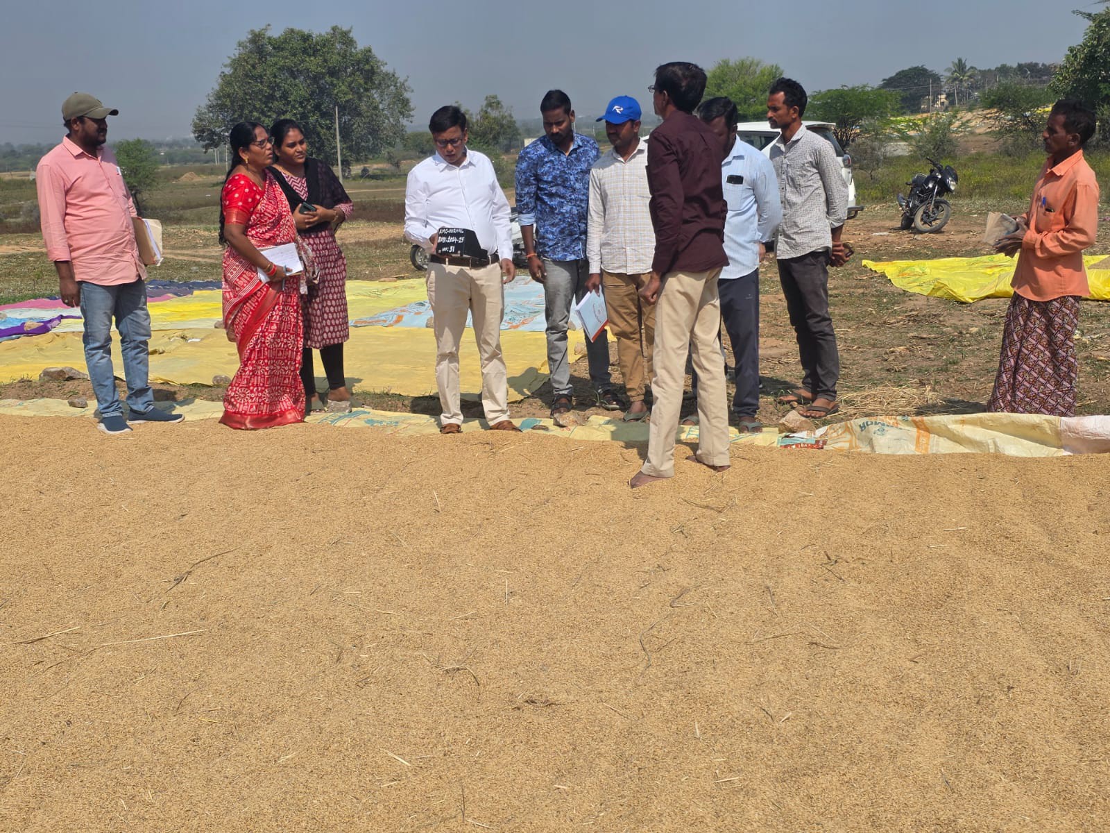 ‘ట్యాబ్ ఎంట్రీ, రిజిస్టర్లు పకడ్బందీగా నిర్వహించాలి’