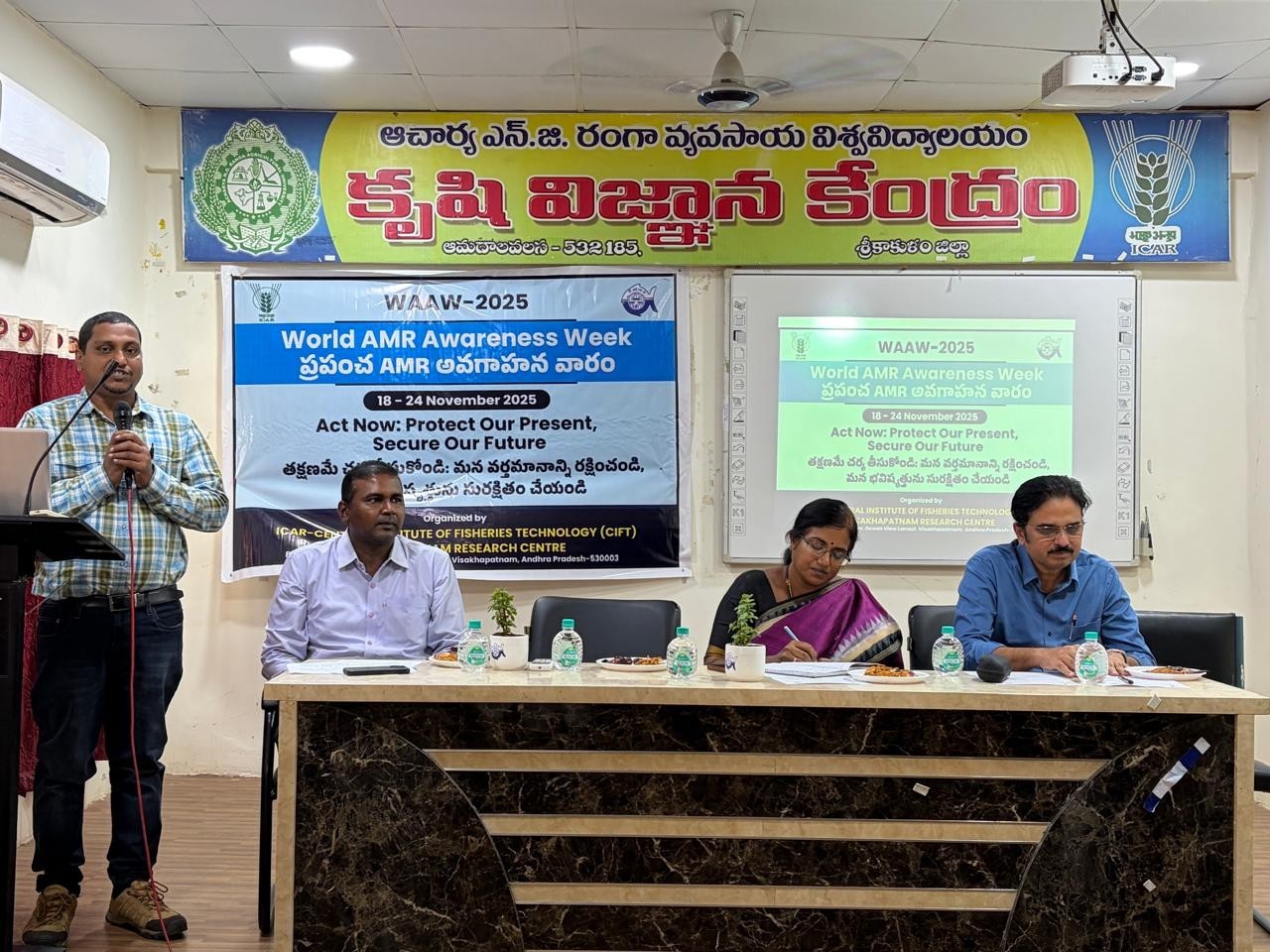 యాంటీబయోటిక్స్ వాడకంపై రైతులకు అవగాహన