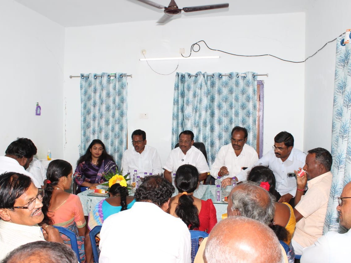 ‘మార్కెట్ కమిటీ నిధులతో అభివృద్ధి కార్యక్రమాలు చేపట్టాలి’