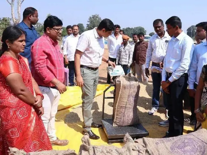 ‘ఐకేపీ మహిళలు ఆర్థిక అభివృద్ధి సాధించాలి’