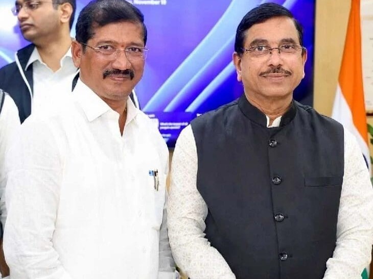 కేంద్ర మంత్రి ప్రహ్లాద్ జోషిని కలిసిన ఎంపీ