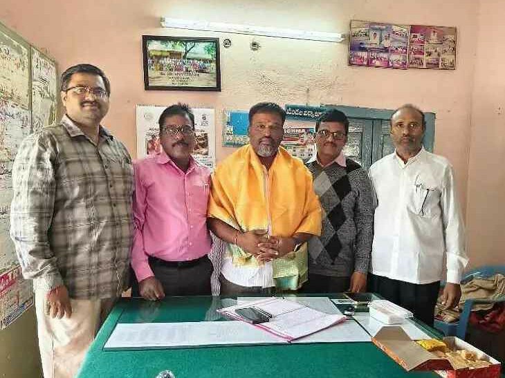 సైదాపూర్ ఎంఈవోగా కట్ట రవీంద్ర చారి బాధ్యతలు