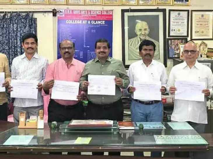 SRR కాలేజీ పీజీ ఫలితాలు విడుదల