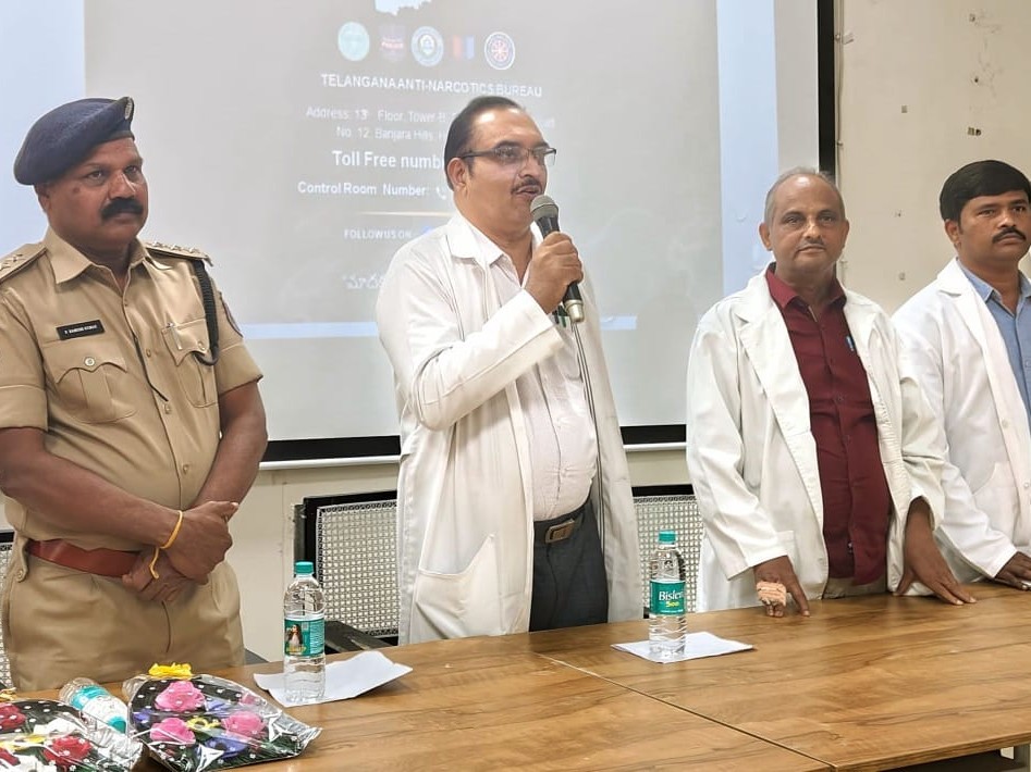 డ్రగ్స్‌ రహిత సమాజం కోసం ప్రతి ఒక్కరు కృషి చేయాలి: డీఎస్పీ