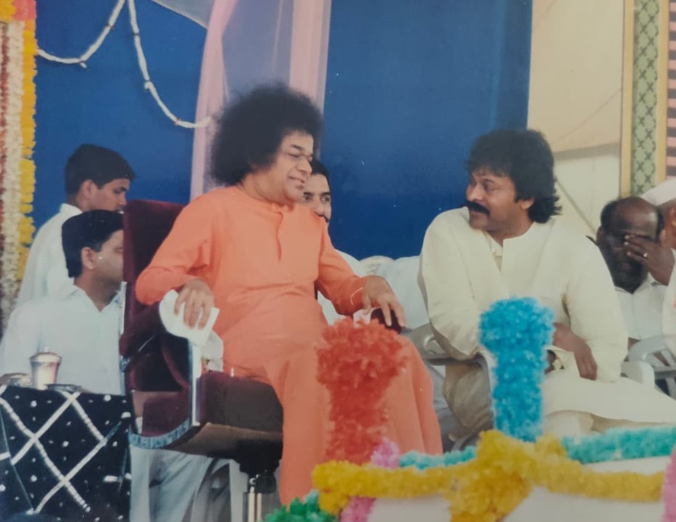 సత్యసాయి తరతరాలకు మార్గదర్శి: చిరంజీవి