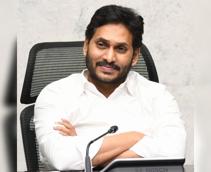 ఆరేళ్ల తర్వాత సీబీఐ కోర్టుకు జగన్
