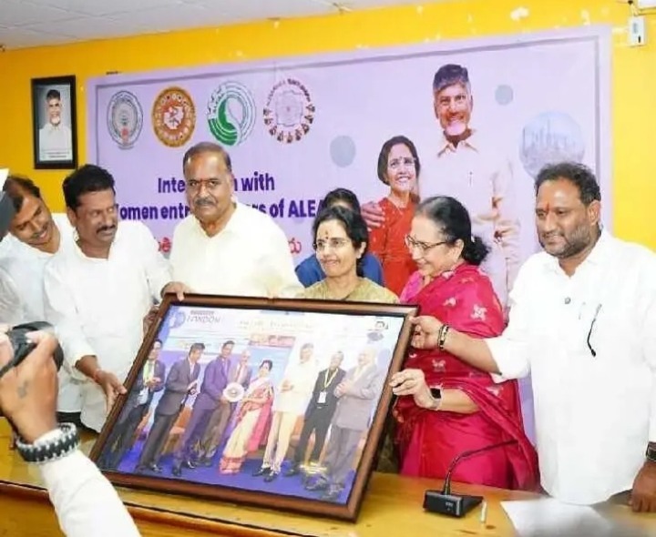 ‘ప్రతి మహిళ పారిశ్రామికవేత్తగా ఎదగాలి’