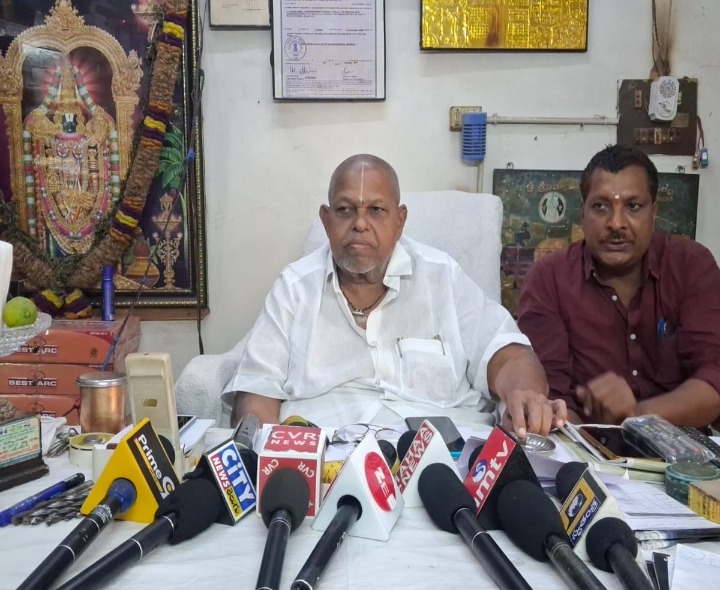 ‘కోర్టు స్టే ఆర్డర్ ఇచ్చిన భవనాన్ని కూల్చివేశారు’