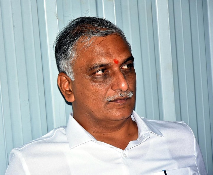 రూ.5 వేల కోట్లే ఎలా వస్తాయి: హరీష్ రావు