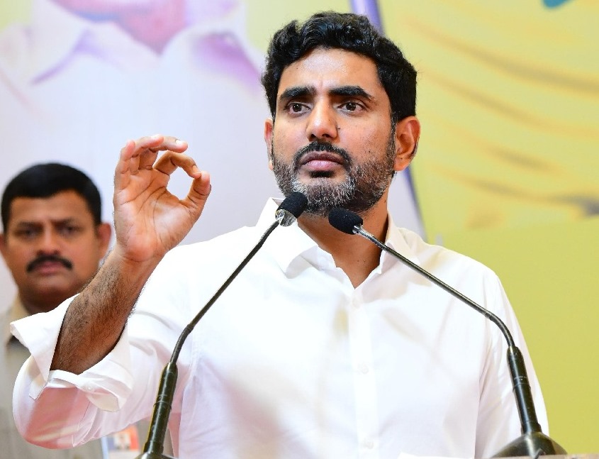 తల్లికి చెప్పుకోగలిగే నిర్ణయం తీసుకోవాలి: లోకేష్