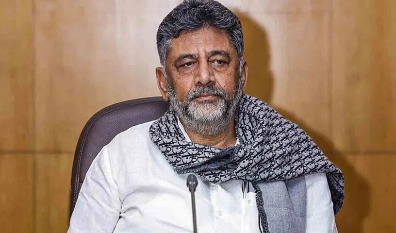 కాంగ్రెస్‌లో కాకపుట్టిస్తున్న డీకే పోస్ట్