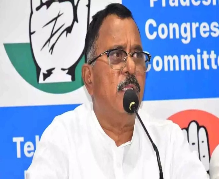 రాజ్యాంగానికి వ్యతిరేకంగా కేంద్రం పనిచేస్తుంది: ఎంపీ