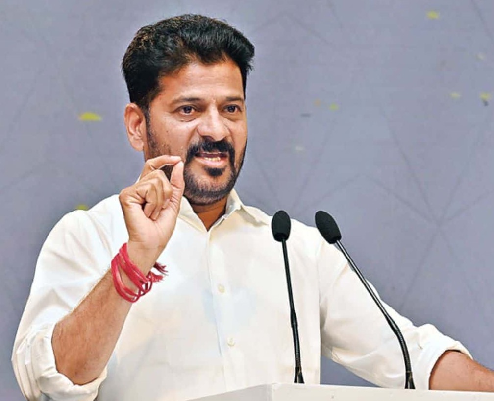 కేసీఆర్.. మీ కొడుకే మీకు పెద్ద గుదిబండ: రేవంత్