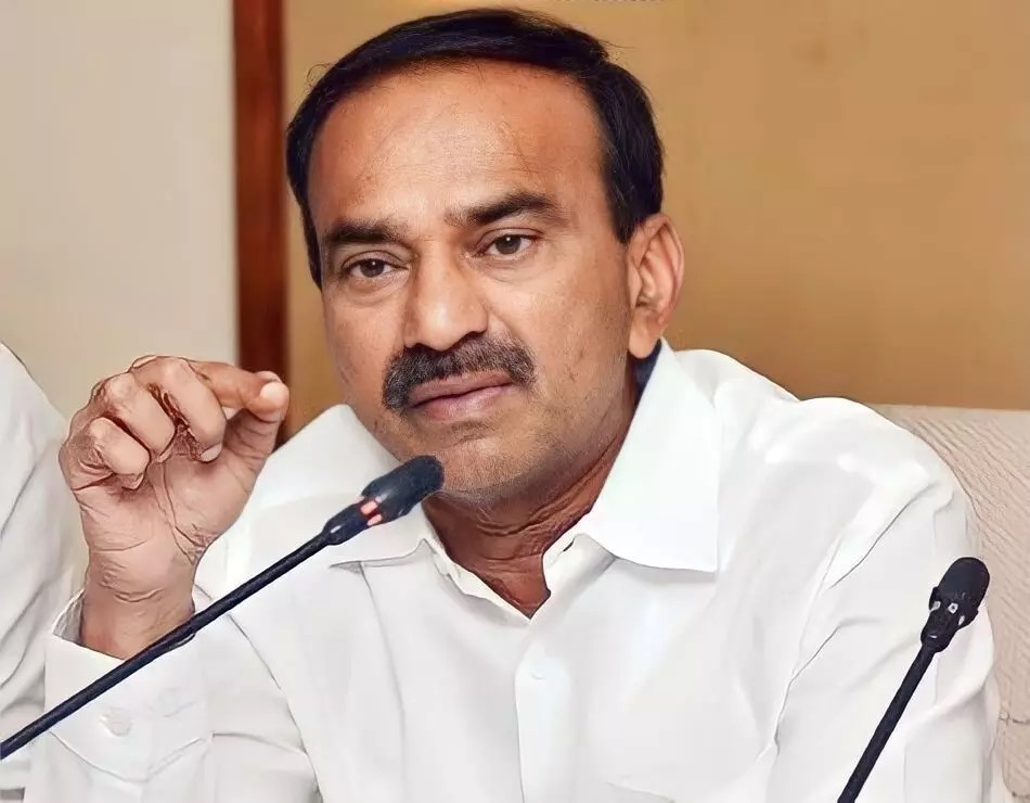 బండి సంజయ్ PRO పోస్టులపై ఈటల ఫైర్