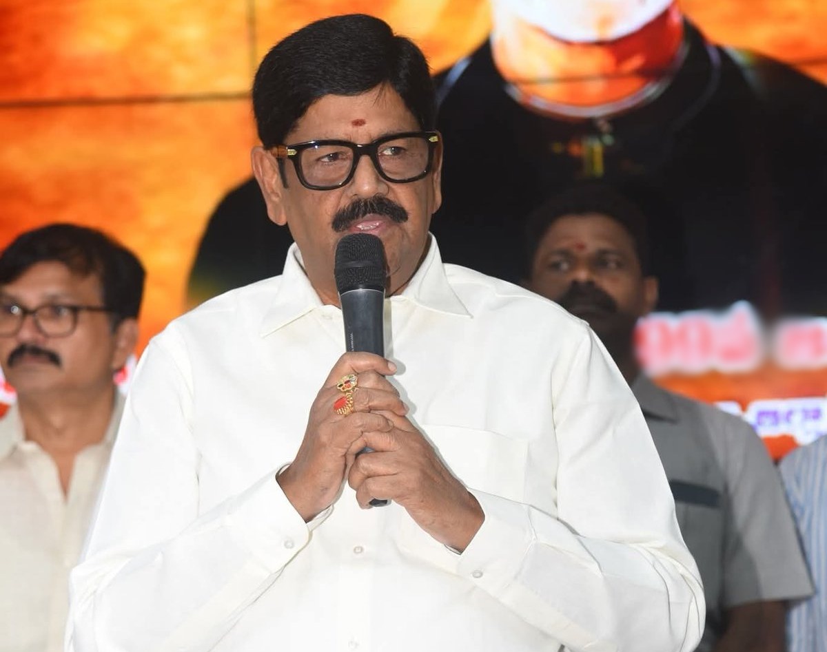 పవన్‌కు ప్రజలు రుణపడి ఉంటారు: మంత్రి