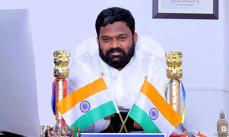 పవన్ ఫ్యామిలీని నేనెప్పుడు తిట్టలేదు: బోరుగడ్డ