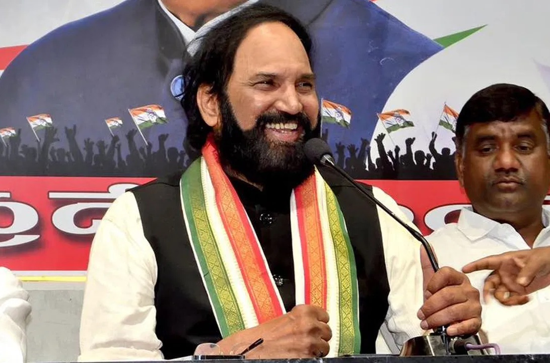 ప్రజల భవిష్యత్తును KCR తాకట్టు పెట్టారు: ఉత్తమ్