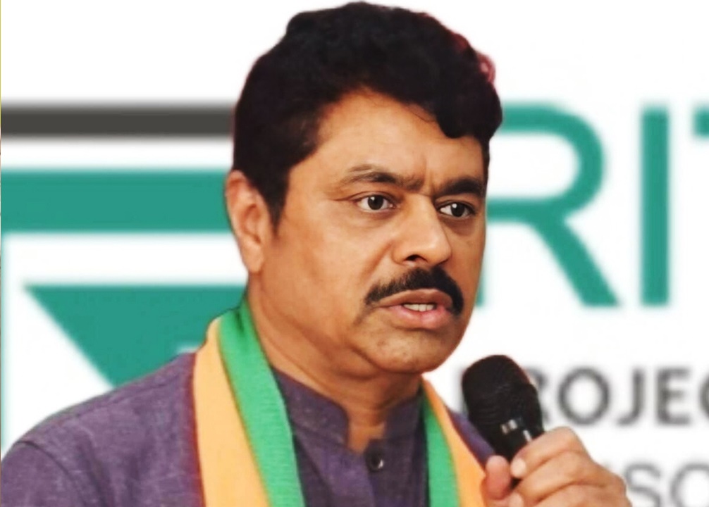 రైలు ప్రమాదంపై సీఎం. రమేష్ దిగ్భ్రాంతి