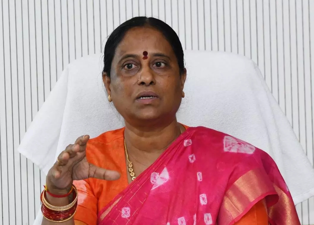 యాదాద్రిలో కొండా సురేఖ ప్రత్యేక పూజలు