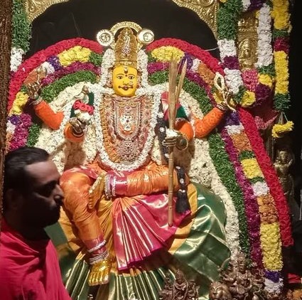 ఇంద్రకీలాద్రి పవర్ కట్ ఘటనపై.. ADEపై చర్యలు