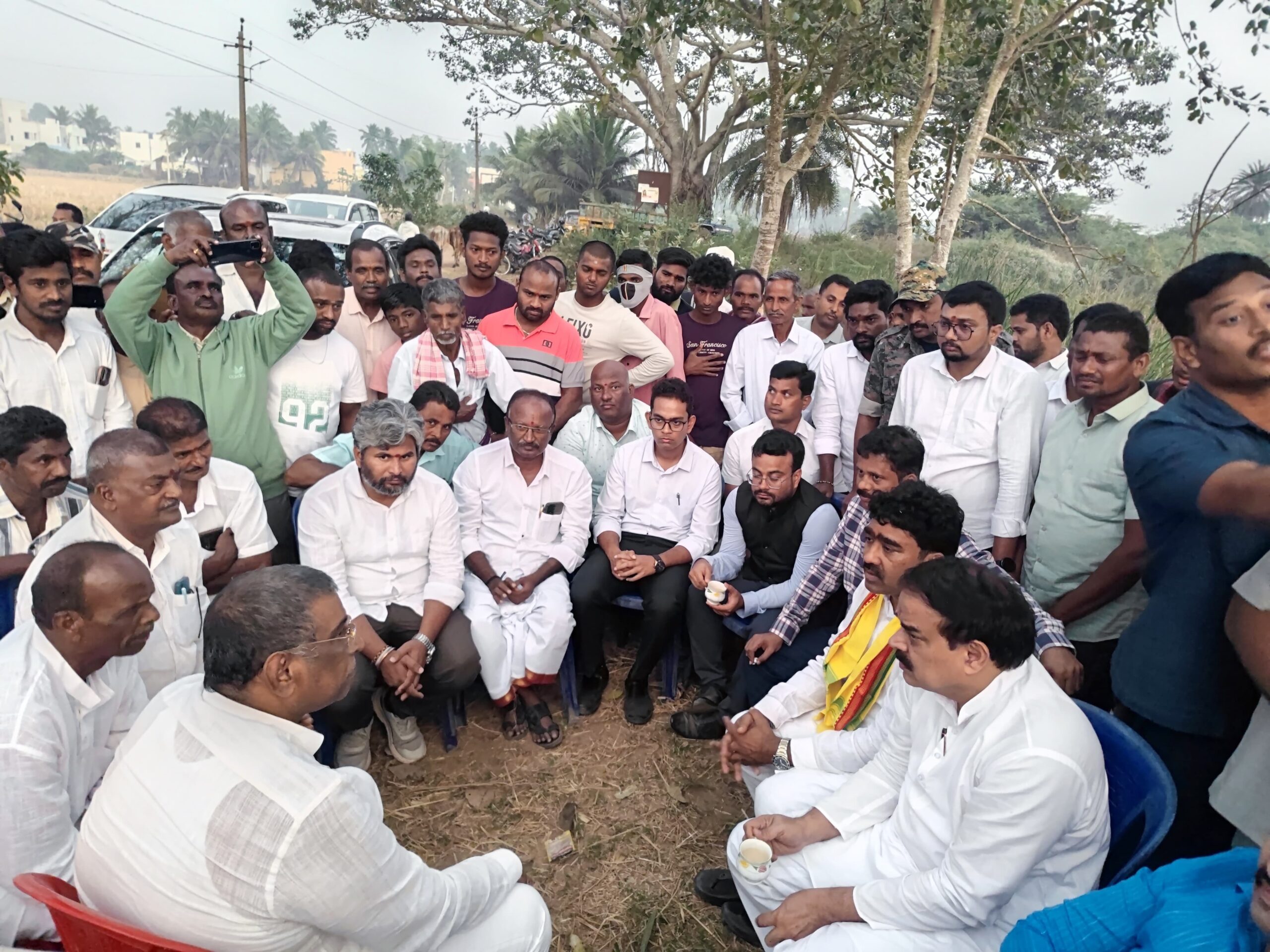 రైతులతో ముఖాముఖి నిర్వాంచిన మంత్రి