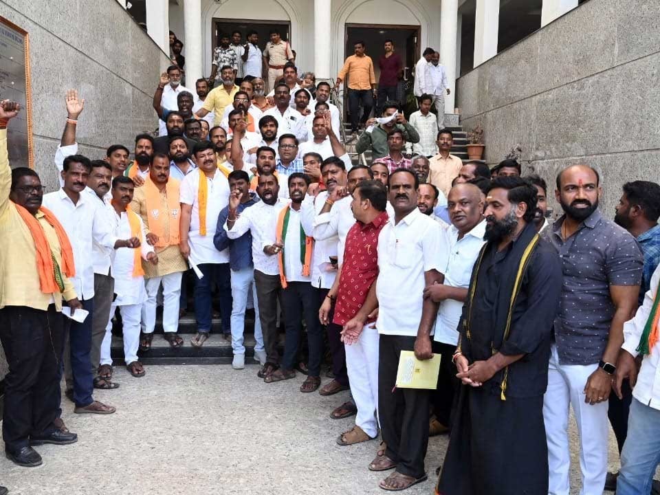 ‘ఓటరు జాబితాలో తప్పులను సవరించాలి’