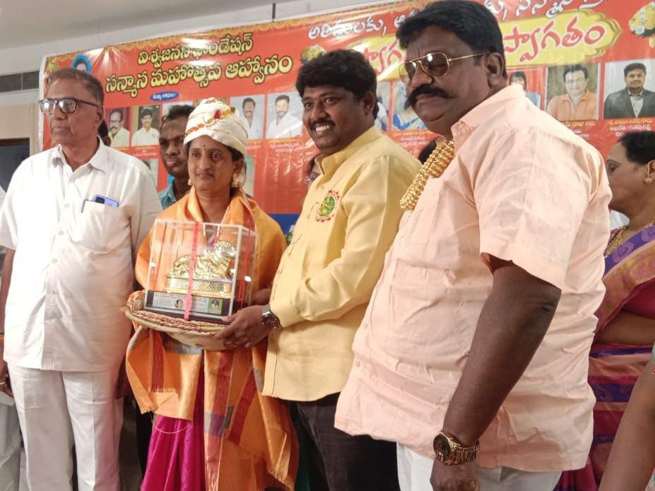 కంబాల శివలీలకు స్వర్ణ నంది అవార్డు