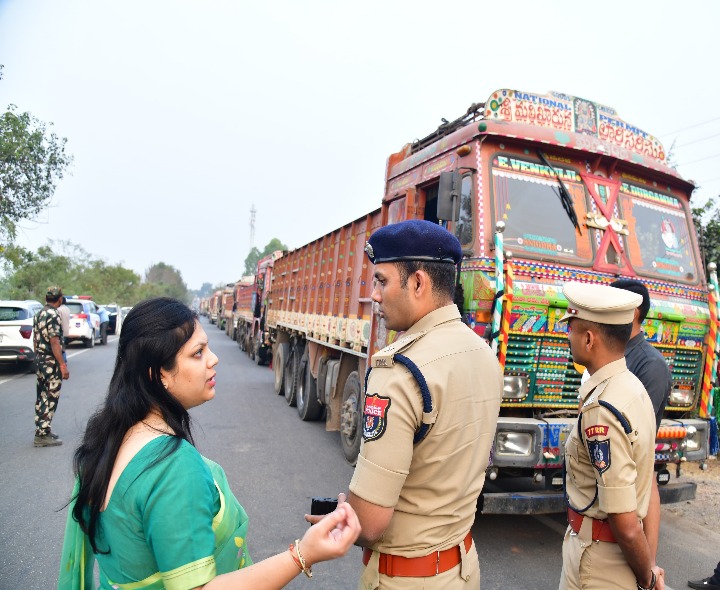 ఇసుక లోడింగ్‌లో నిబంధనలు పాటించాలి: కలెక్టర్