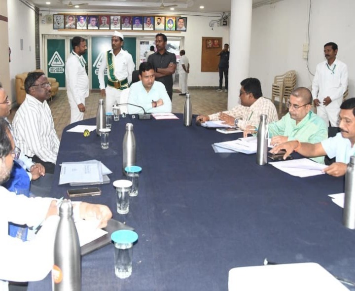 ‘బ్యాంకు సేవలను ప్రజలకు అందుబాటులోకి తీసుకురావాలి’