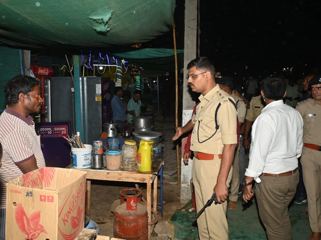 మేడారం జాతరలో ట్రాఫిక్ అవాంతరాలు వద్దు : ఎస్పీ