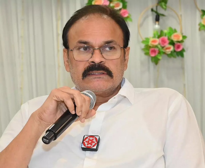 పవన్‌పై నాగబాబు ప్రశంసలు