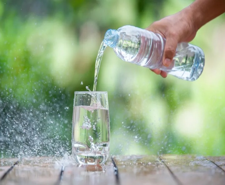 రోజుకు ఎన్ని లీటర్లు తాగాలో తెలుసా?