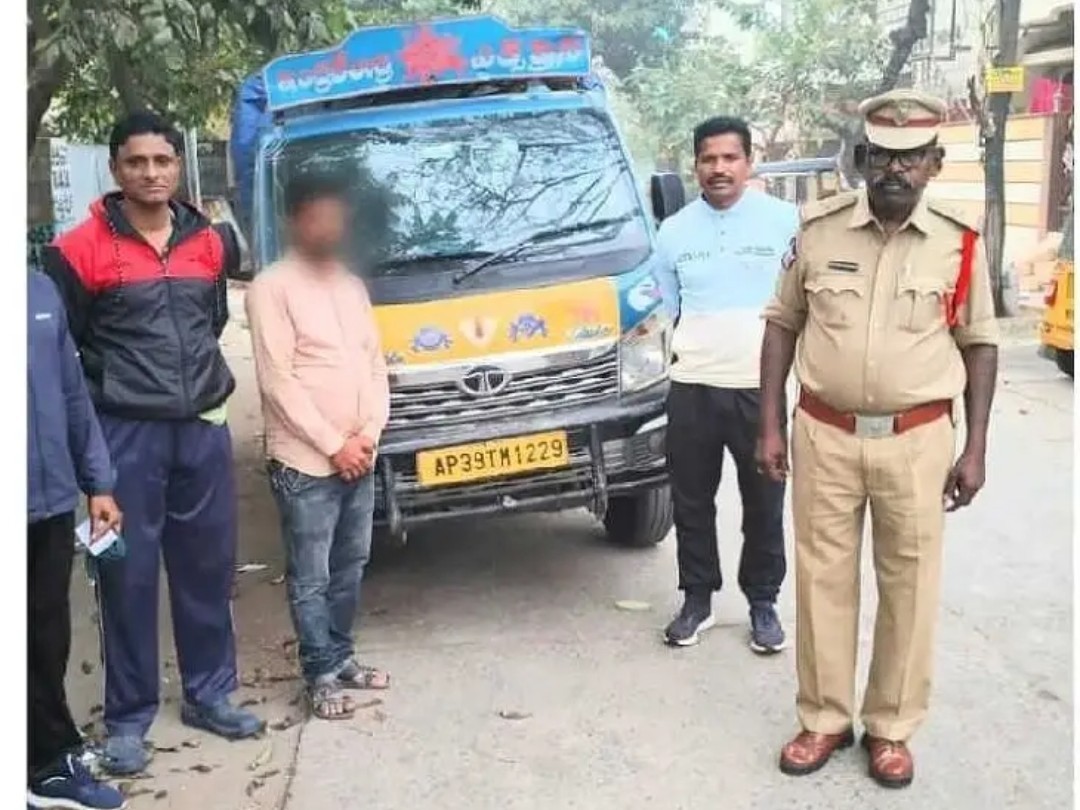 రేషన్ మాఫియాపై పోలీసుల ఉక్కుపాదం